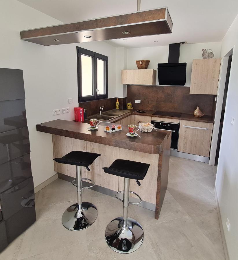 Mas Des Fugueyrolles Bed & Breakfast Cavaillon Exterior photo
